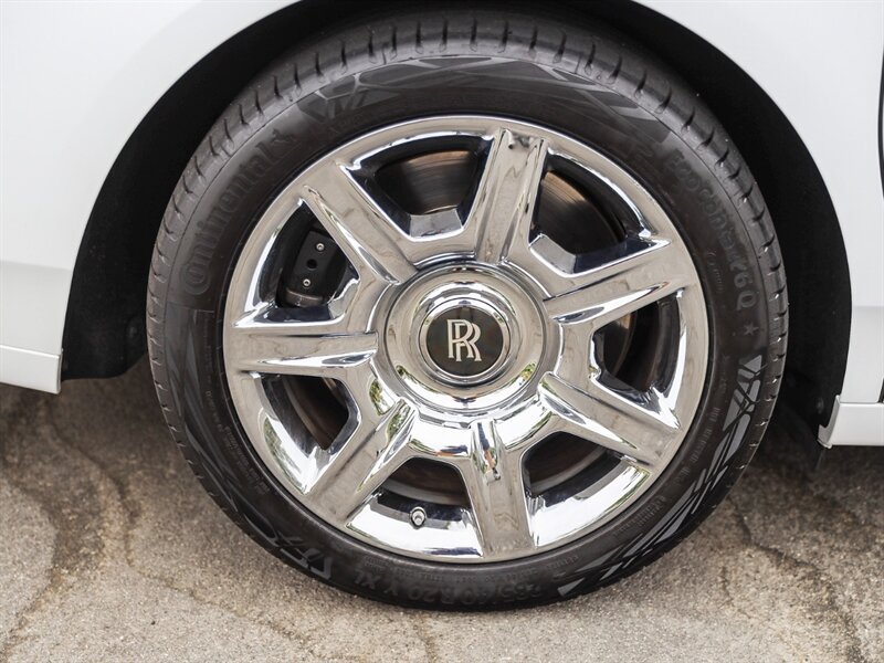 Used 2012 Rolls-Royce Ghost RWD image 13