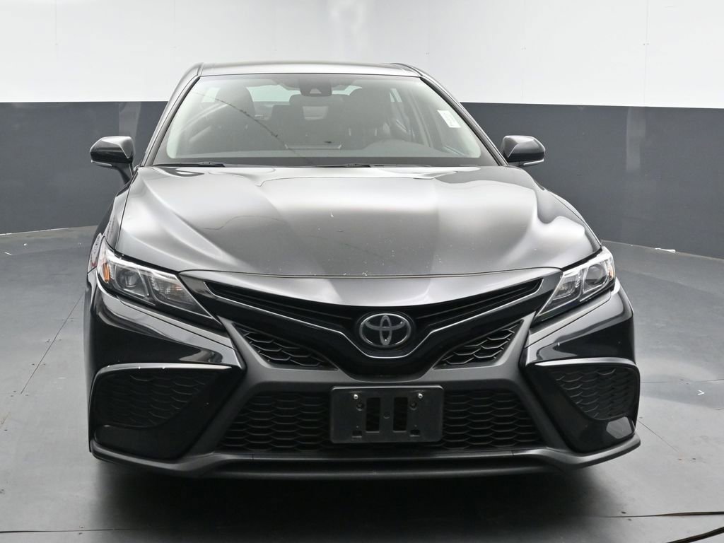 Used 2024 Toyota Camry SE FWD image 3