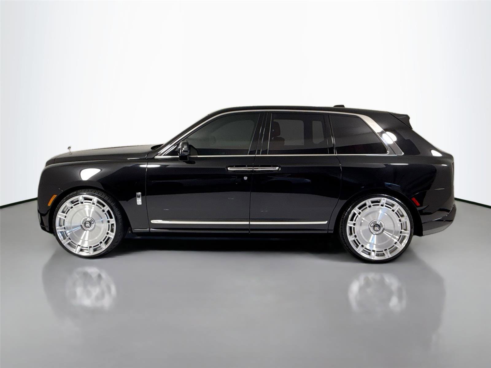 Used 2025 Rolls-Royce Cullinan image 10