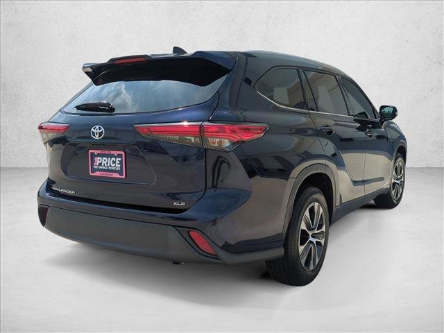 Used 2022 Toyota Highlander XLE FWD image 5