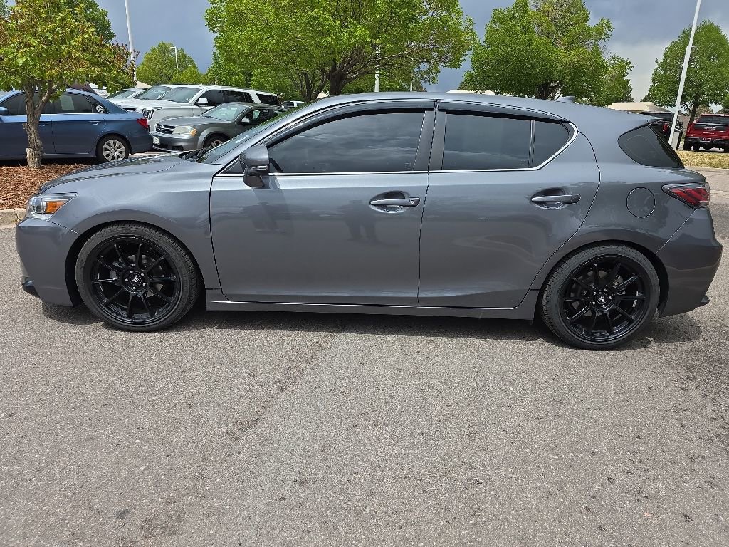 Used 2017 Lexus CT 200h FWD image 3