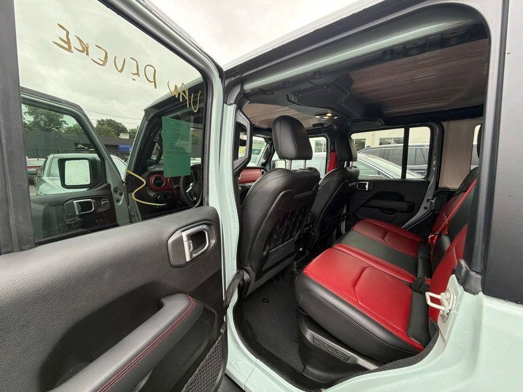 Used 2023 Jeep Wrangler Unlimited Rubicon 4xe AWD/4WD image 11