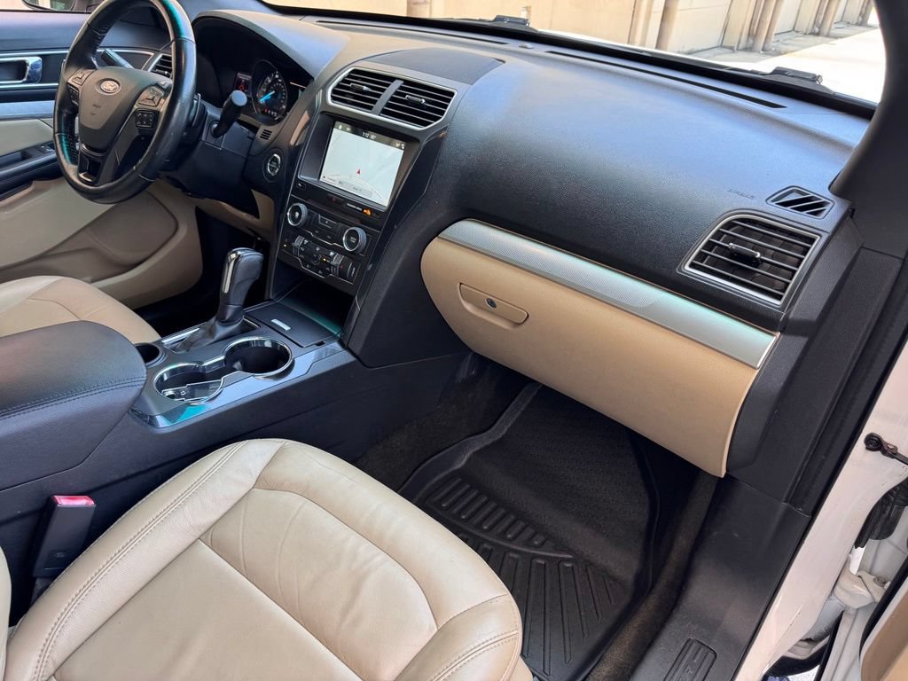 Used 2017 Ford Explorer XLT w/ Equipment Group 202A FWD image 18