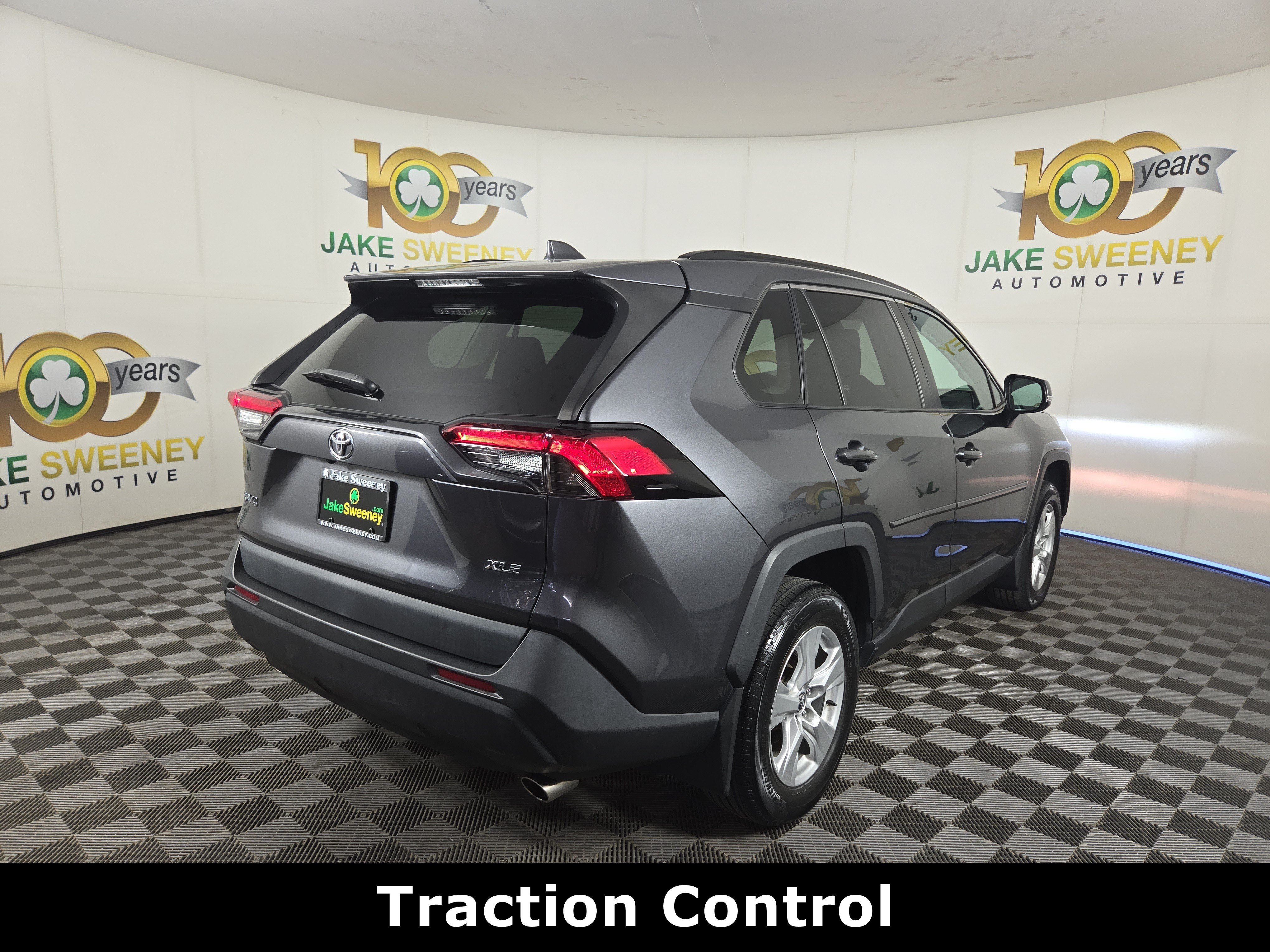 Used 2020 Toyota RAV4 XLE w/ Convenience Package FWD image 10