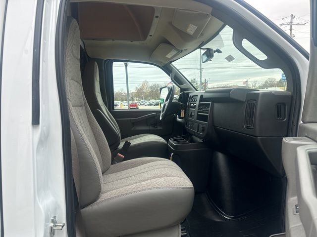 New 2024 Chevrolet Express 3500 Work Van w/ Power Convenience Package image 25