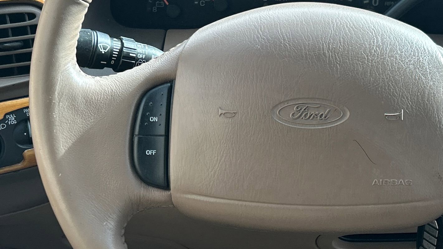 Used 1998 Ford Expedition Eddie Bauer AWD/4WD image 28