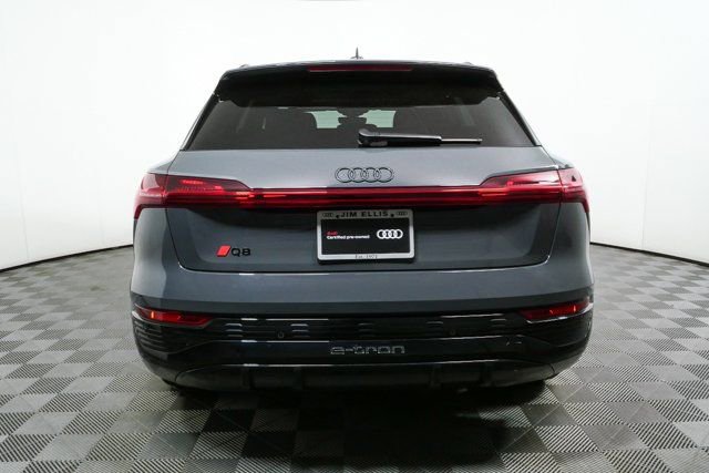 Certified 2024 Audi Q8 e-tron Prestige image 28