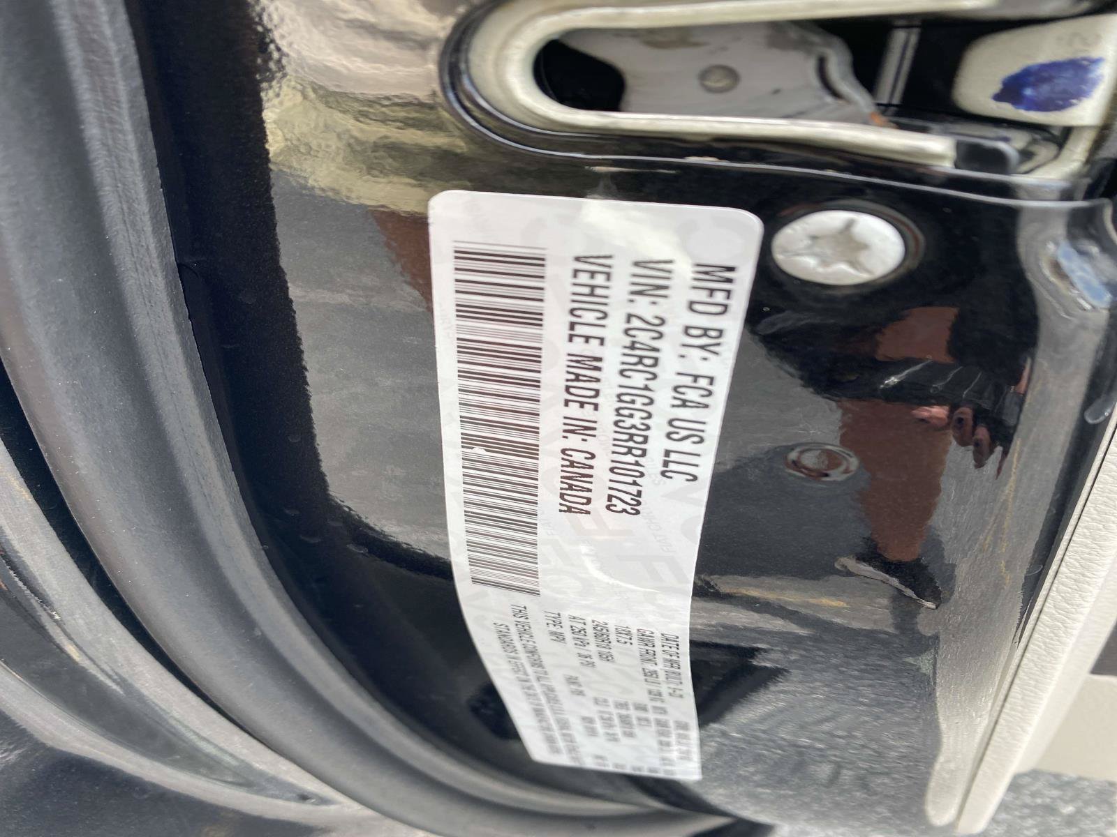 Used 2024 Chrysler Pacifica Limited FWD image 25