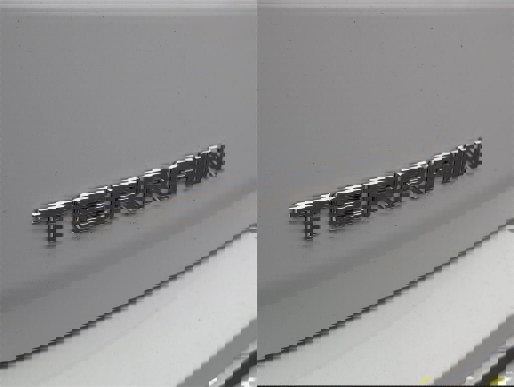 Used 2018 GMC Terrain Denali w/ Advanced Safety Package image 11