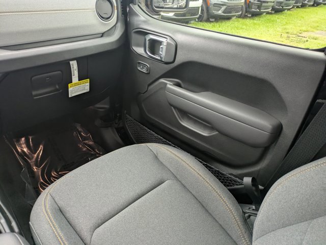 New 2025 Jeep Gladiator Sport image 15