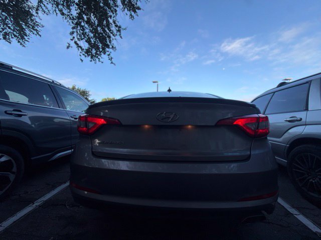Used 2017 Hyundai Sonata SE w/ Cargo Package FWD image 3