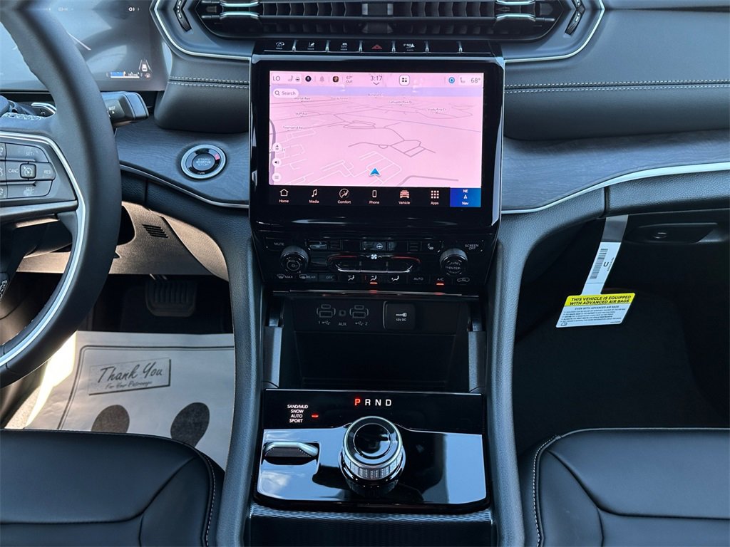 New 2025 Jeep Grand Cherokee Limited w/ Black Appearance Package image 16