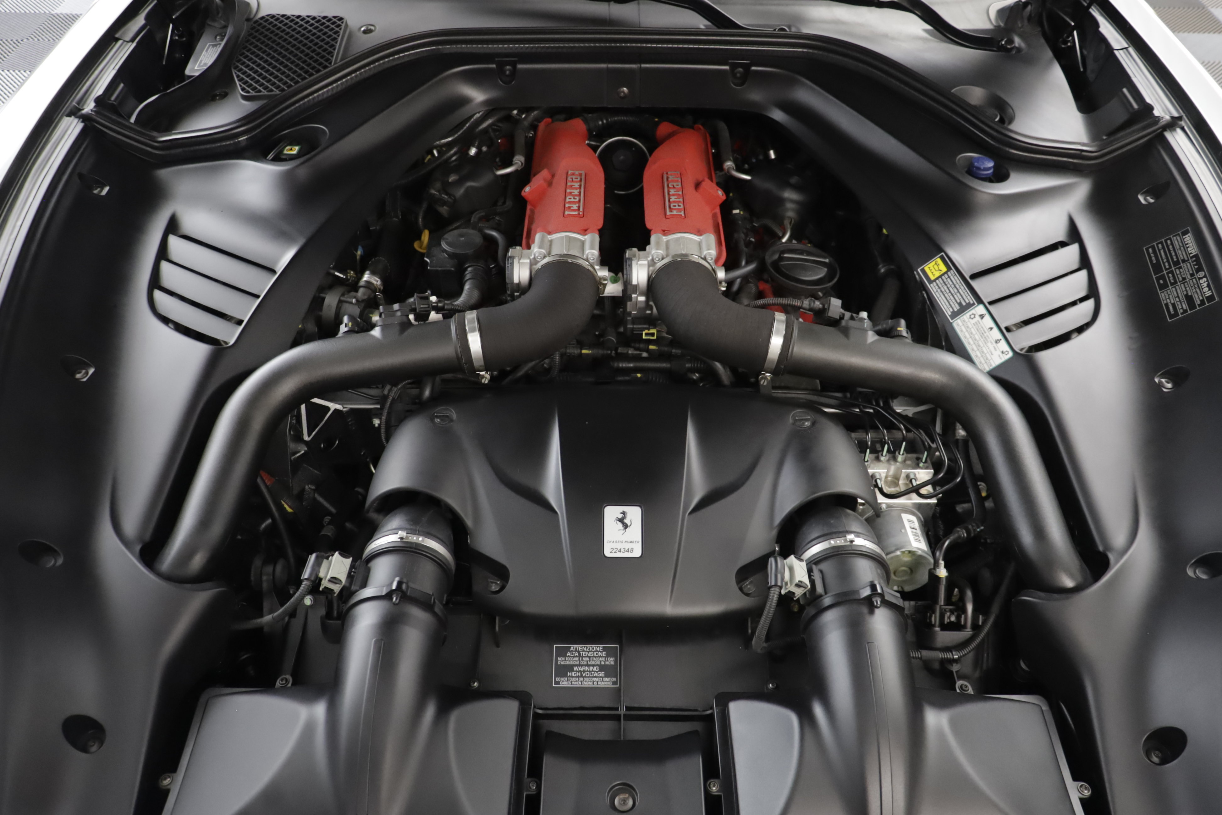 Used 2017 Ferrari California T RWD image 33