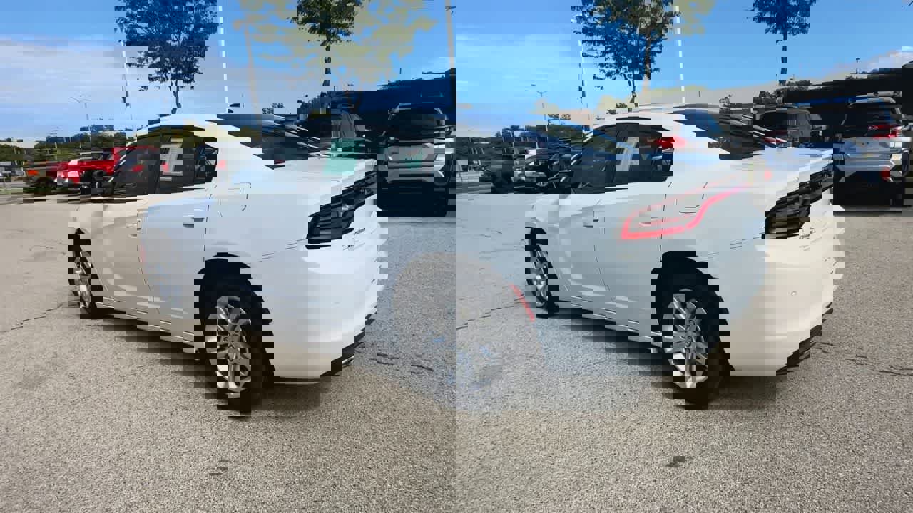 Used 2020 Dodge Charger SXT w/ Leather Interior Group image 6