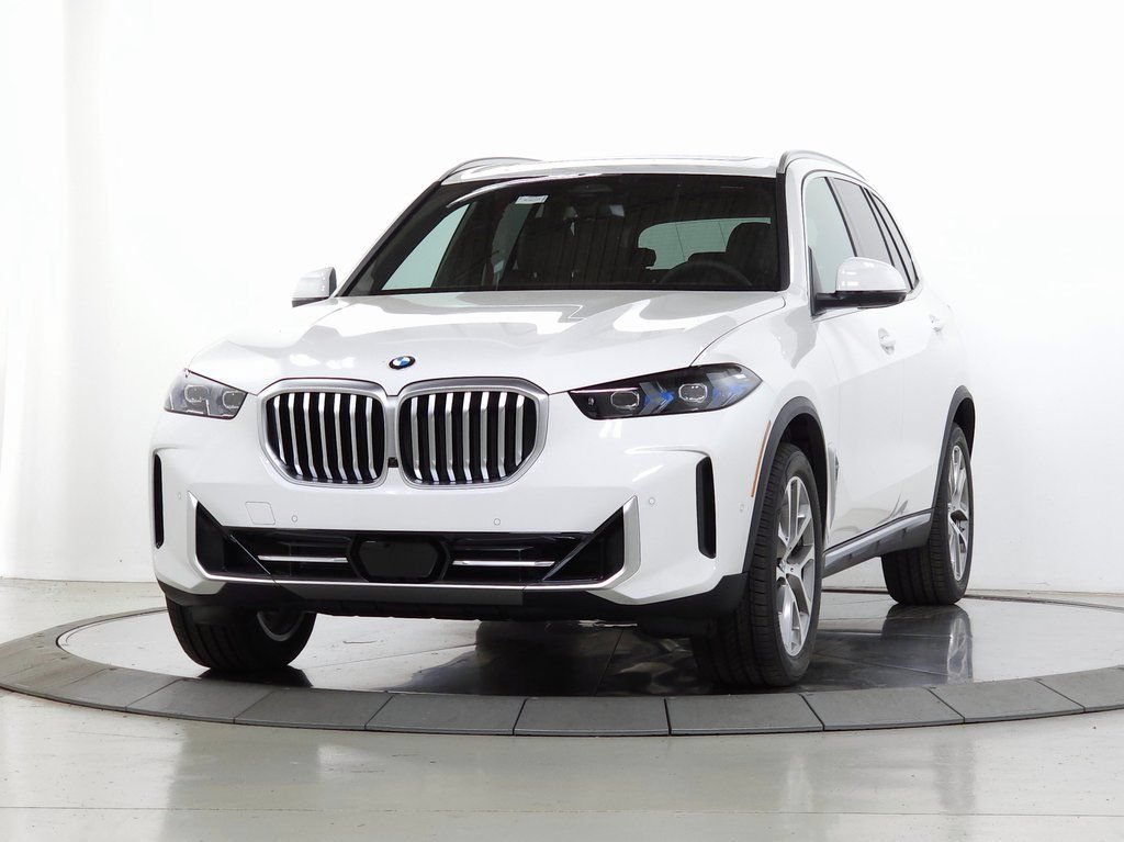 Used 2026 BMW X5 xDrive40i w/ Parking Assistance Package AWD/4WD image 3