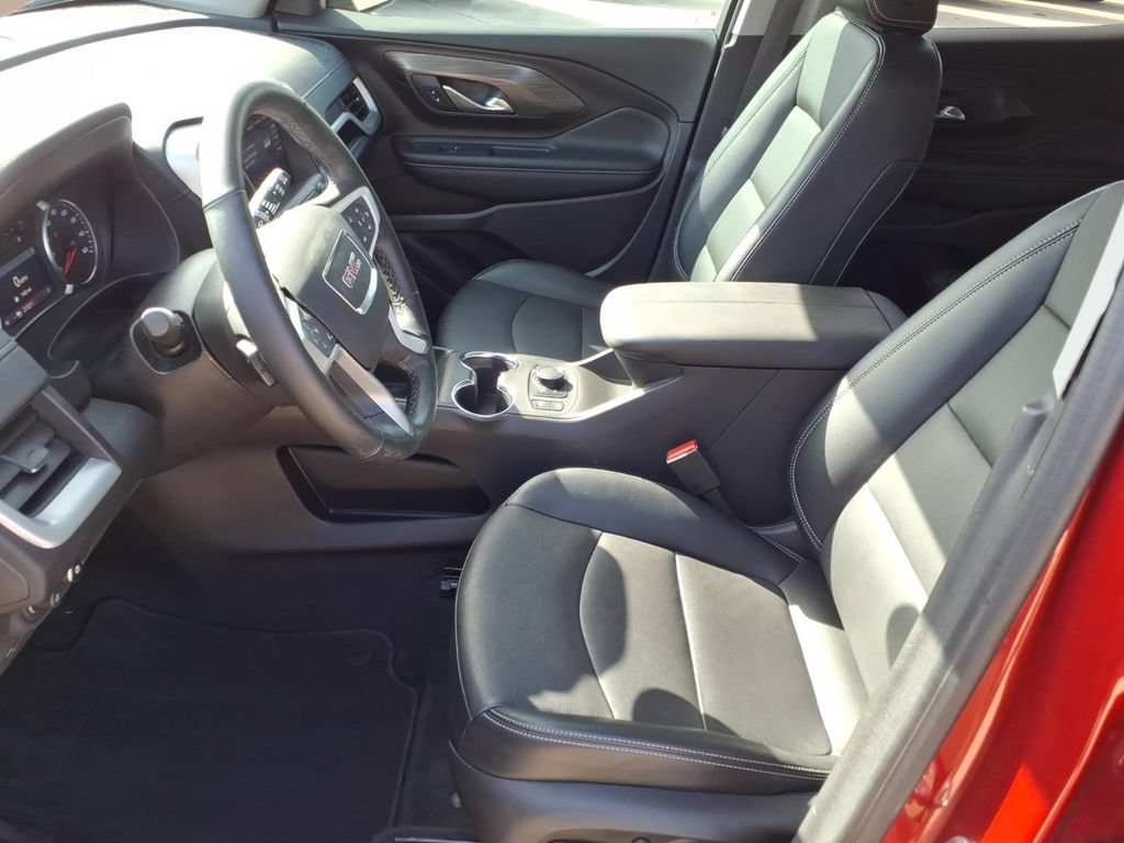 Used 2024 GMC Terrain SLT w/ Elevation Edition FWD image 15