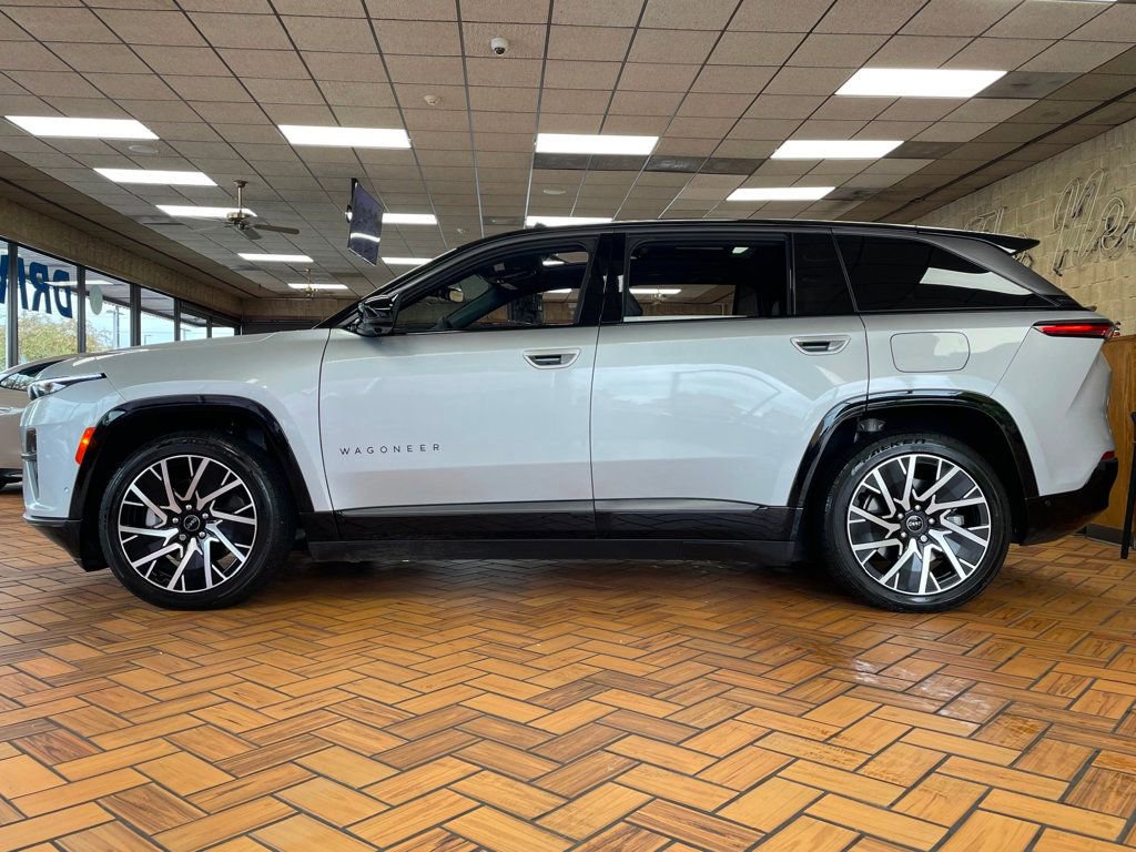 Used 2025 Jeep Wagoneer S Limited AWD/4WD image 8