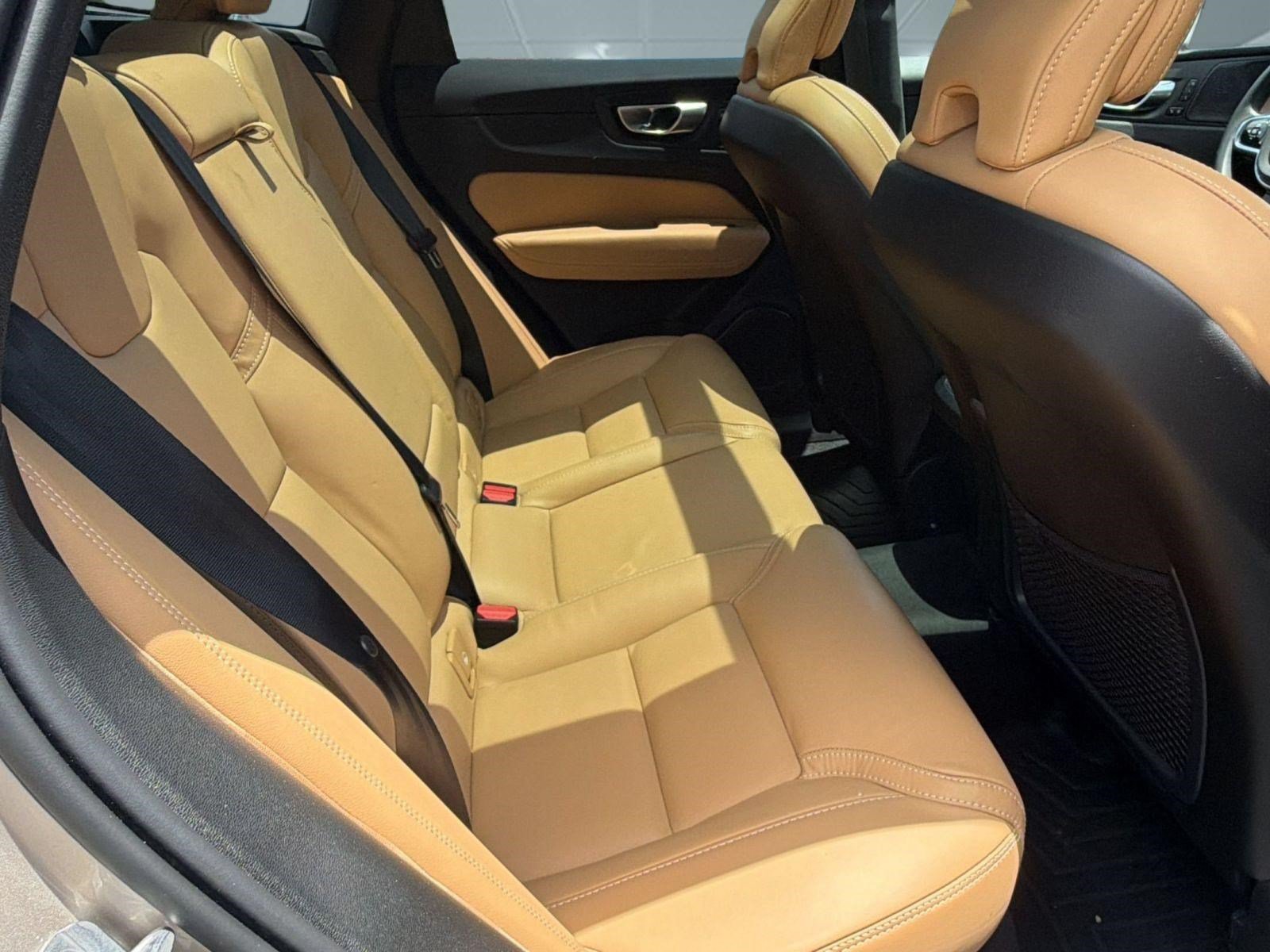 Certified 2024 Volvo XC60 B5 Ultimate AWD/4WD image 29