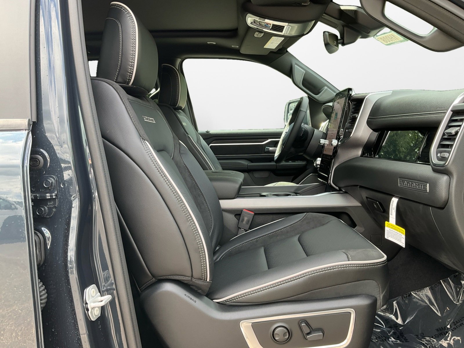 New 2026 RAM 1500 Laramie w/ Night Edition image 15