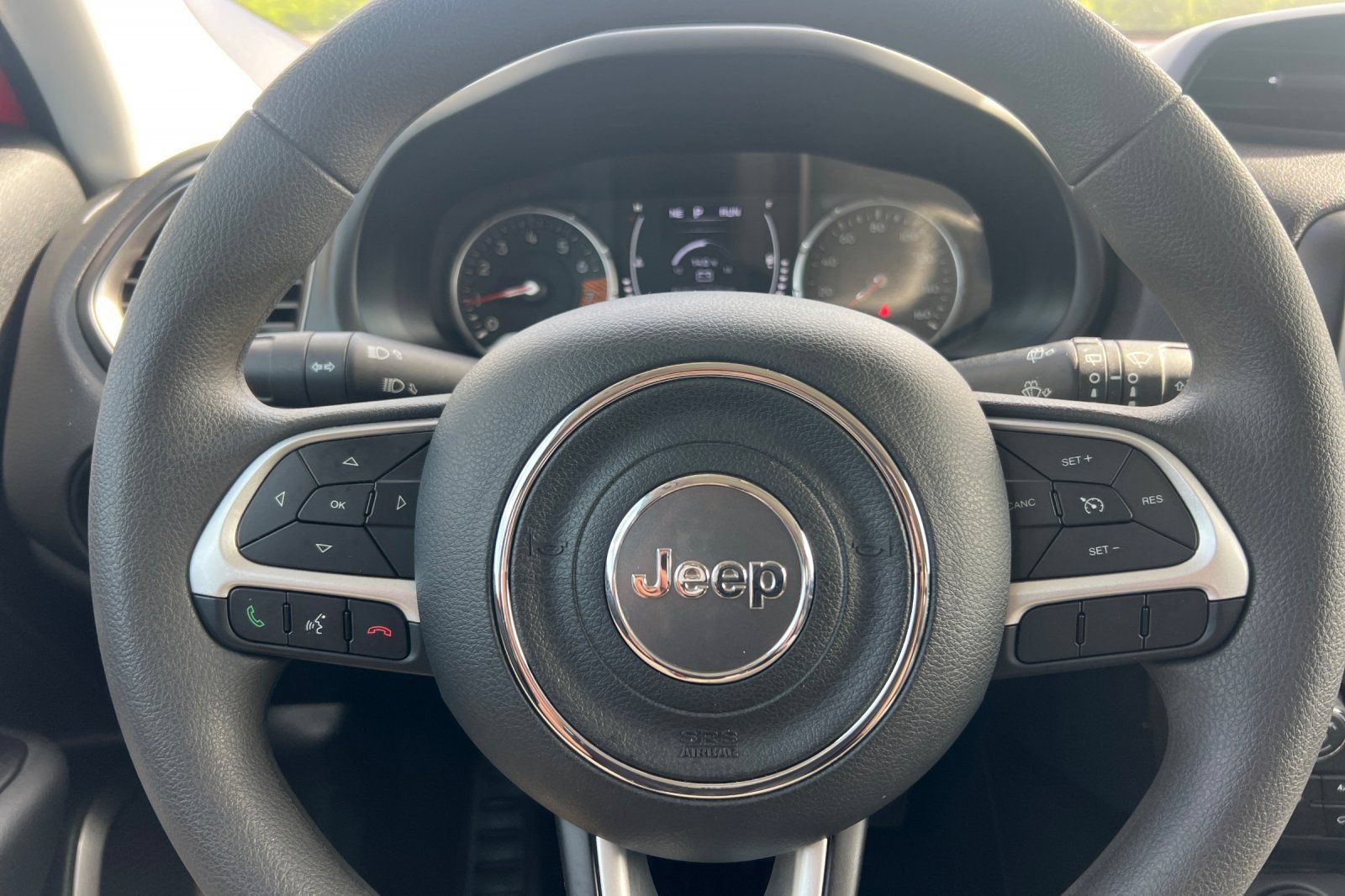 Used 2023 Jeep Renegade Latitude AWD/4WD image 29