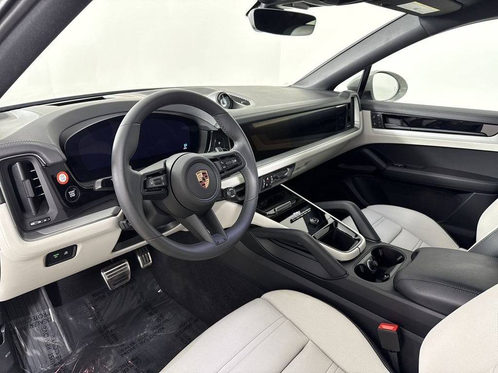 Used 2026 Porsche Cayenne S image 4