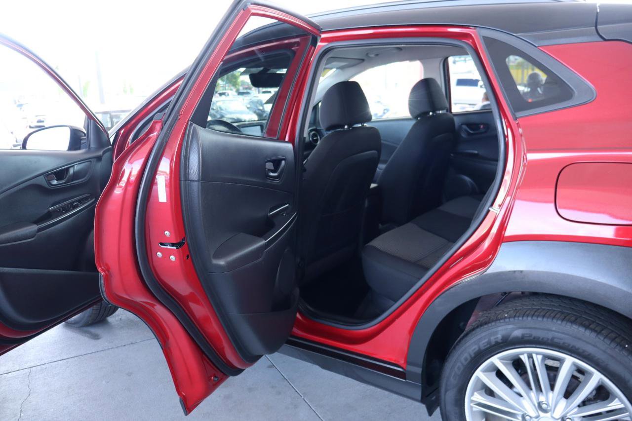 Used 2018 Hyundai Kona SEL FWD image 29