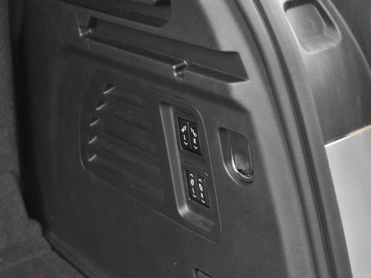 Used 2024 Chevrolet Traverse RS w/ LPO, Floor Liner Package AWD/4WD image 10