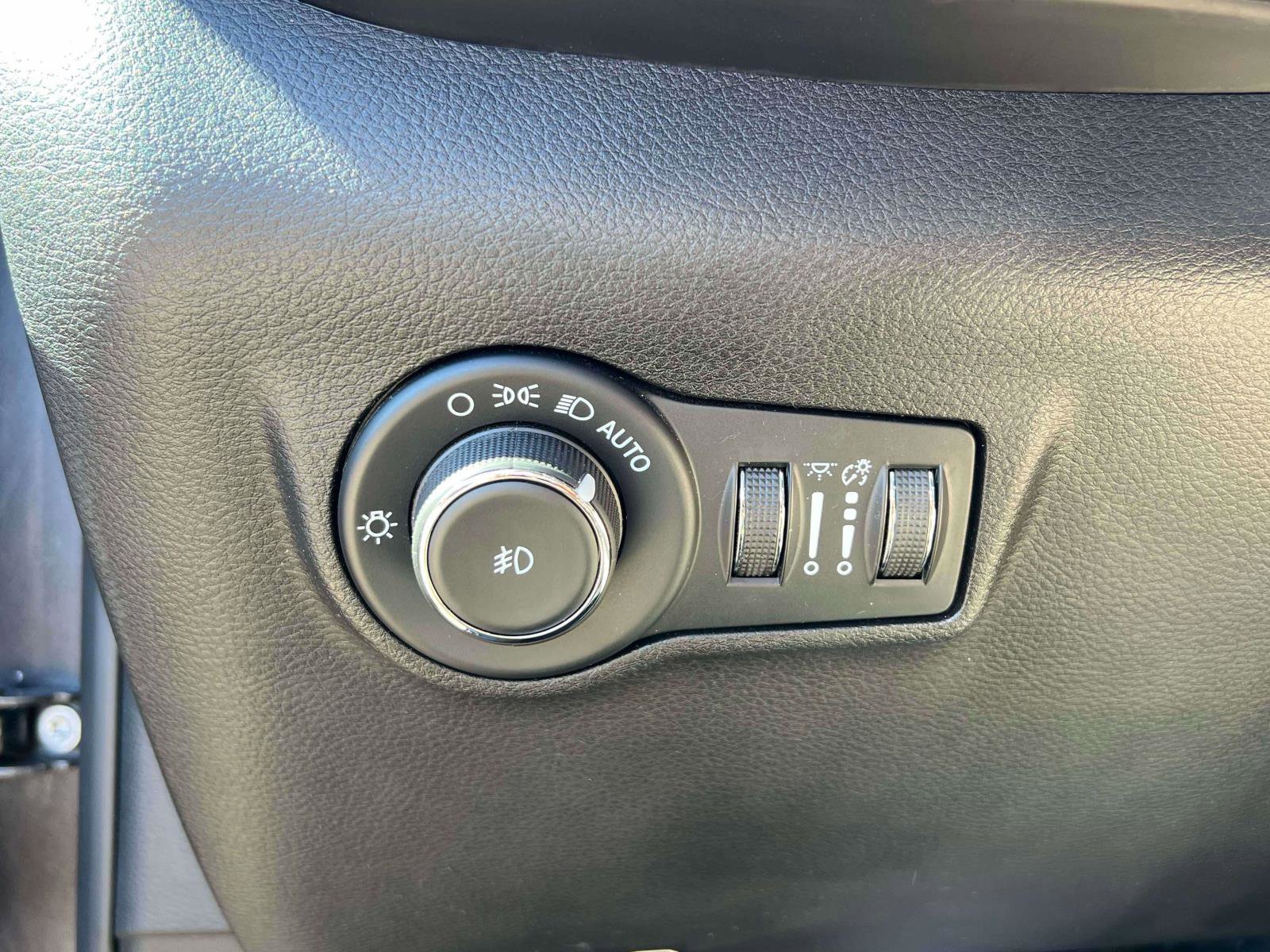 Used 2023 Jeep Compass Latitude image 20