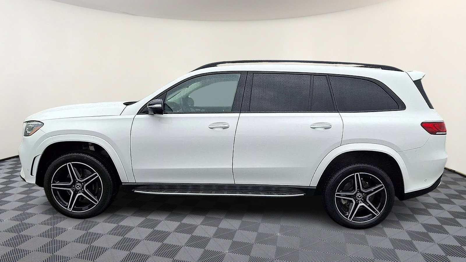 Used 2022 Mercedes-Benz GLS 450 4MATIC image 5