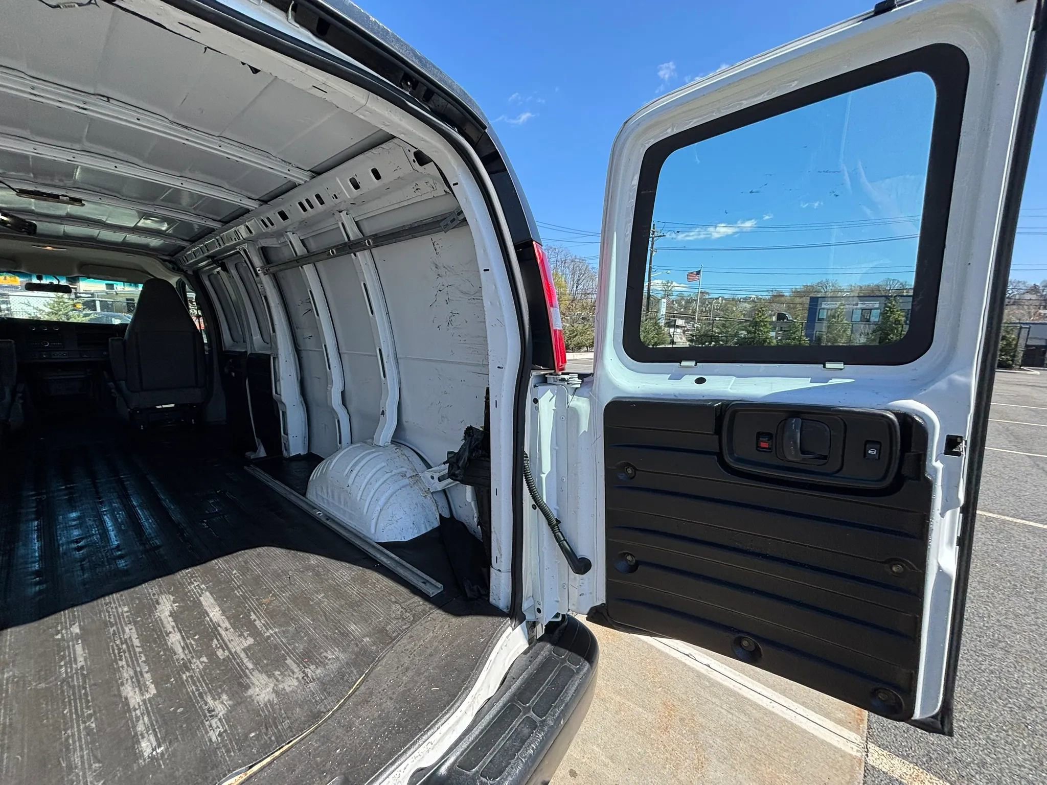 Used 2019 Chevrolet Express 2500 Extended w/ Driver Convenience Package RWD image 23
