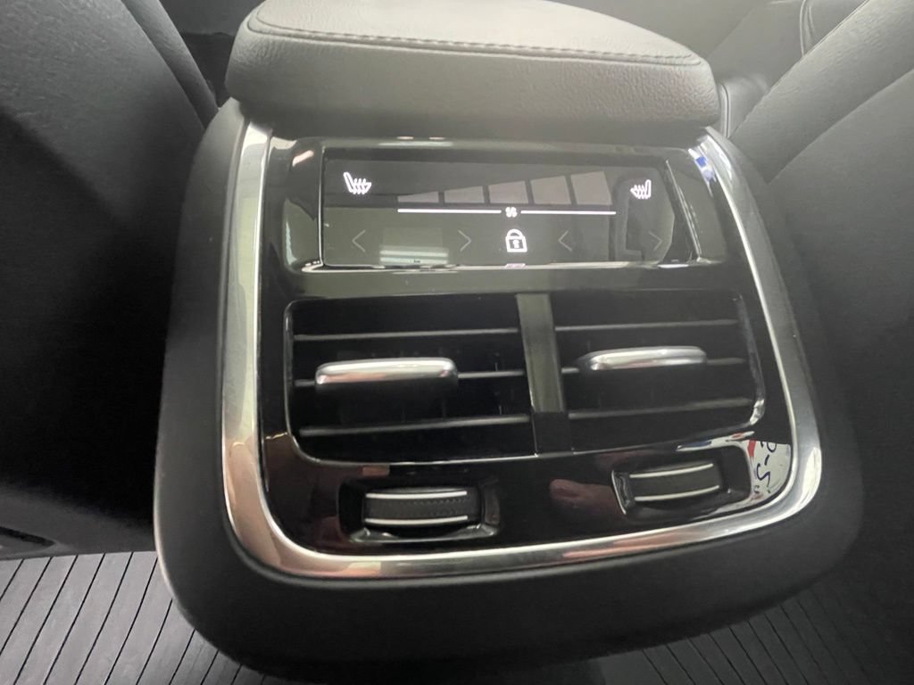 Used 2023 Volvo XC90 B5 Core w/ Protection Package Premier AWD/4WD image 12