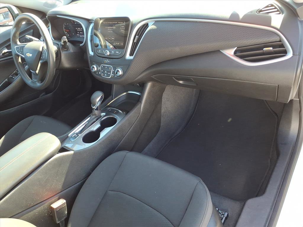 Used 2024 Chevrolet Malibu LT image 19