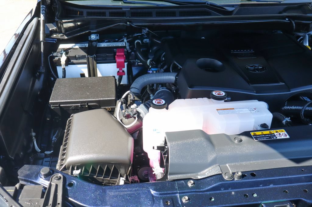 Used 2025 Toyota Tundra Platinum AWD/4WD image 13