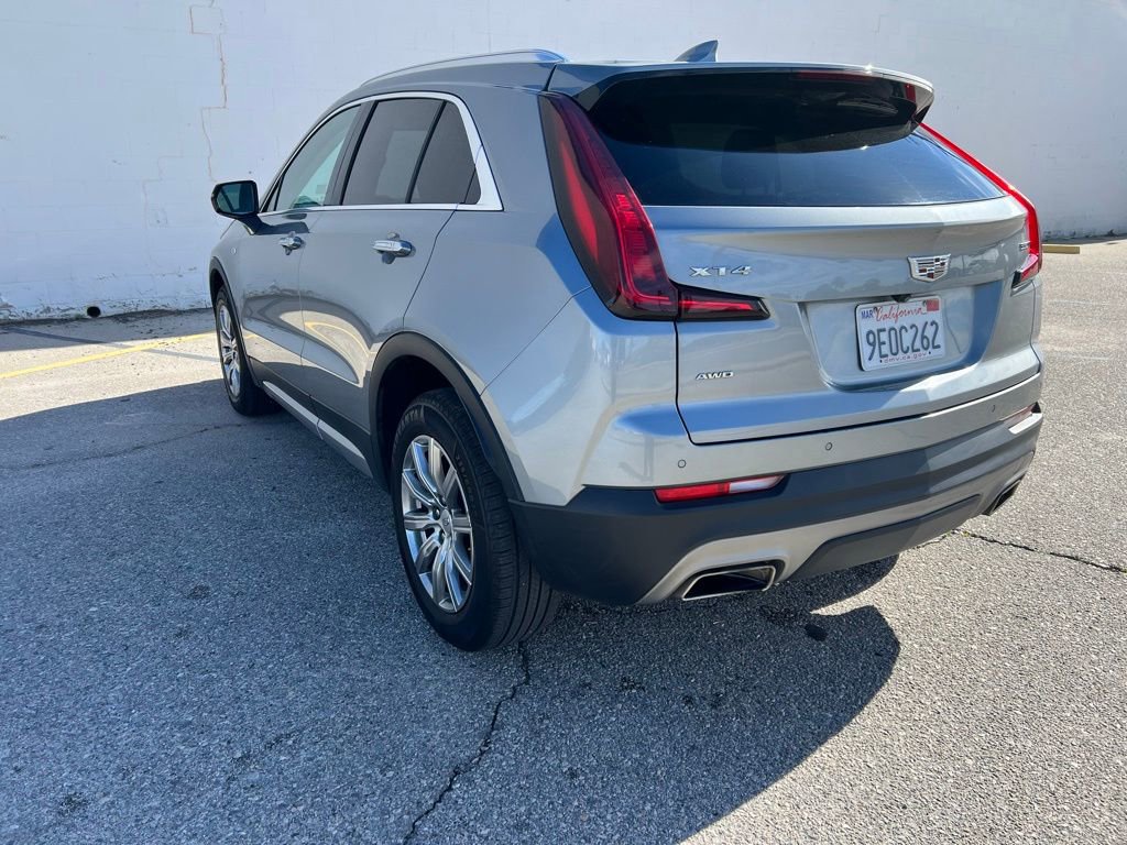 Used 2023 Cadillac XT4 Premium Luxury image 3