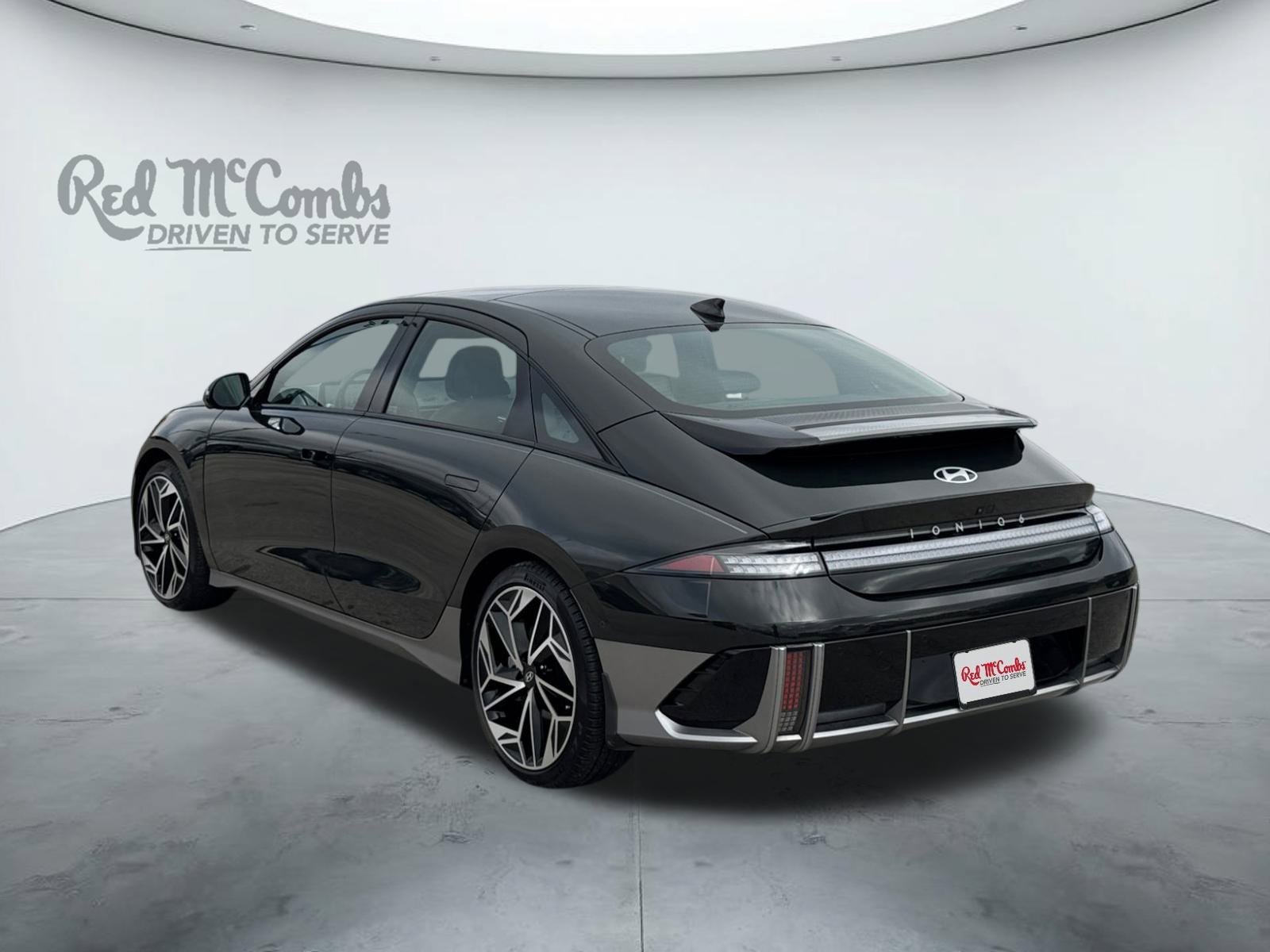 Used 2023 Hyundai Ioniq 6 Limited image 3