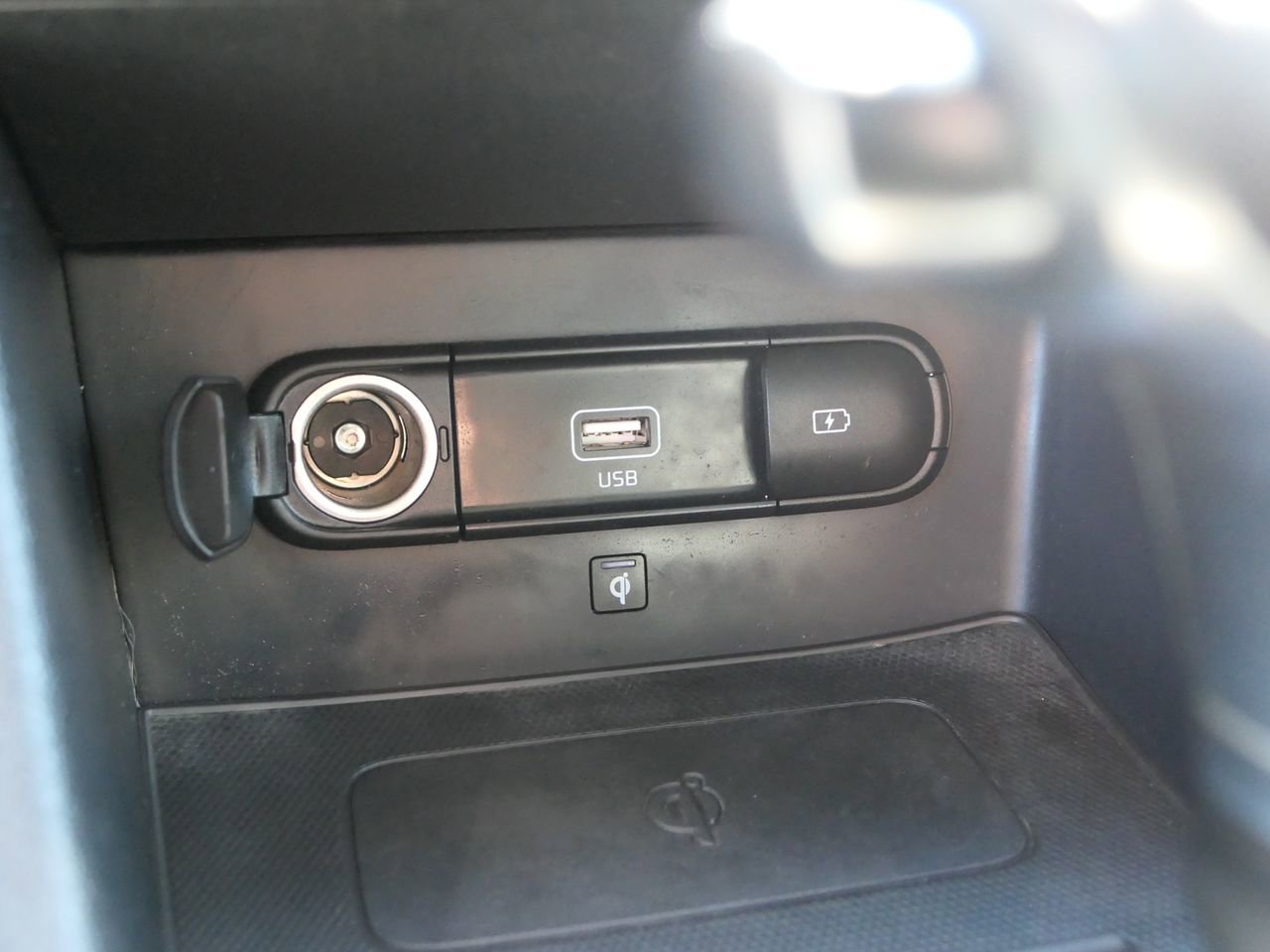 Used 2020 Kia Niro EX image 21