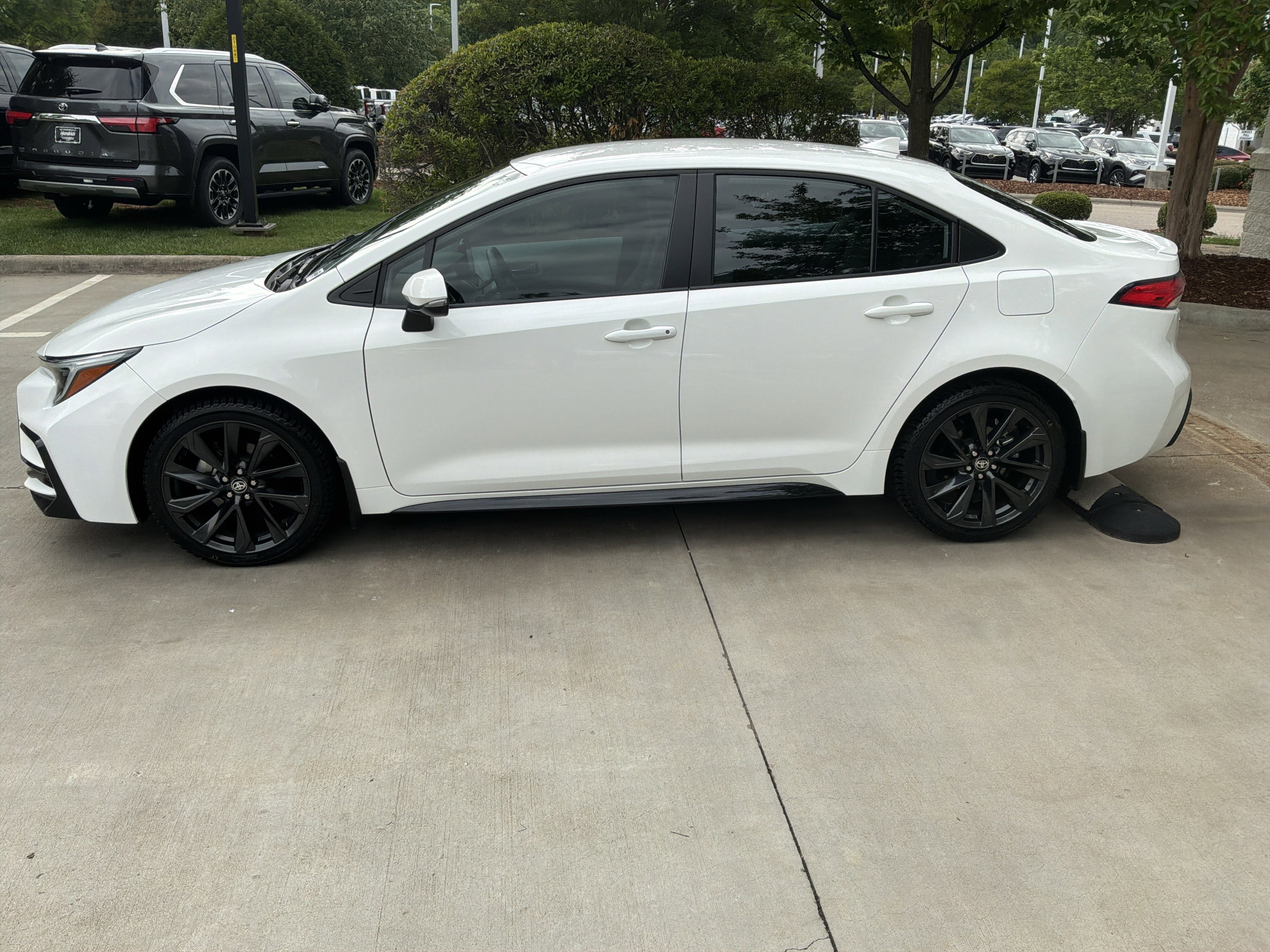 Used 2024 Toyota Corolla SE FWD image 7