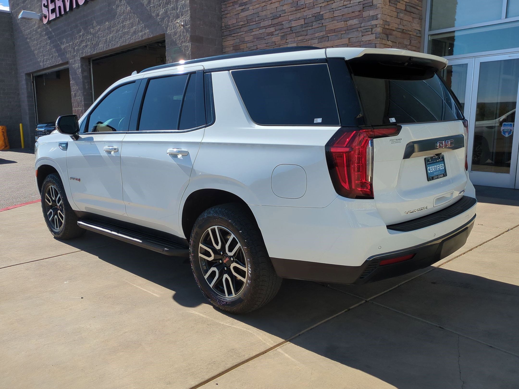 Certified 2023 GMC Yukon AT4 image 3