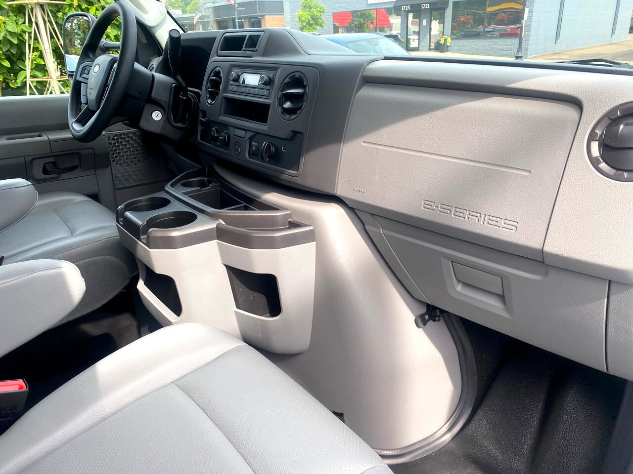 Used 2024 Ford E-350 and Econoline 350 Super Duty w/ Power Windows & Locks Group image 19