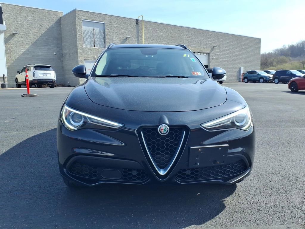 Used 2018 Alfa Romeo Stelvio Sport w/ Quick Order Package 22J Sport image 4