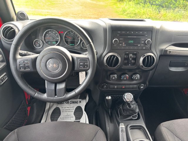 Used 2014 Jeep Wrangler Unlimited Sport w/ Quick Order Package 23S AWD/4WD image 17
