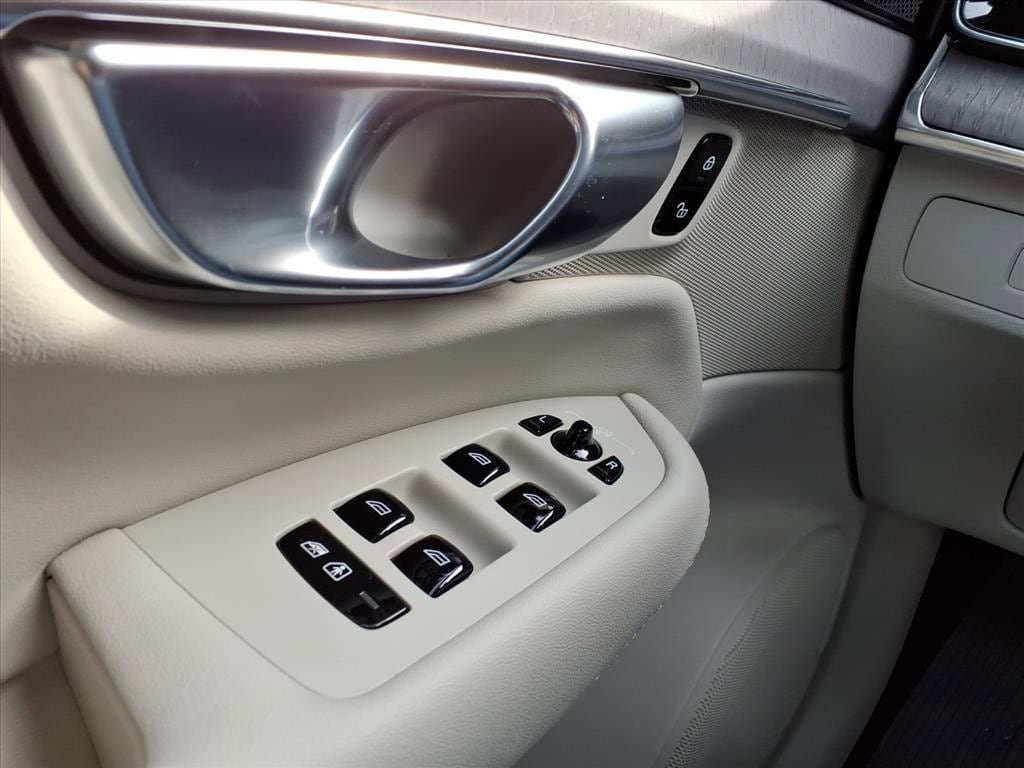 New 2026 Volvo XC90 B6 Ultra w/ Protection Package AWD/4WD image 21