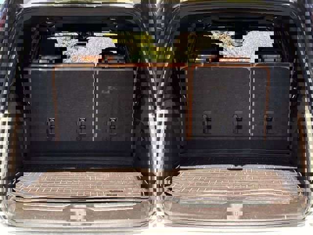 Used 2021 Cadillac Escalade ESV Premium Luxury w/ Driver Assist Tech Package image 34