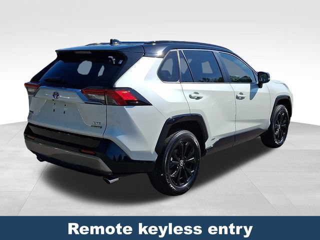 Used 2022 Toyota RAV4 XSE AWD/4WD image 7