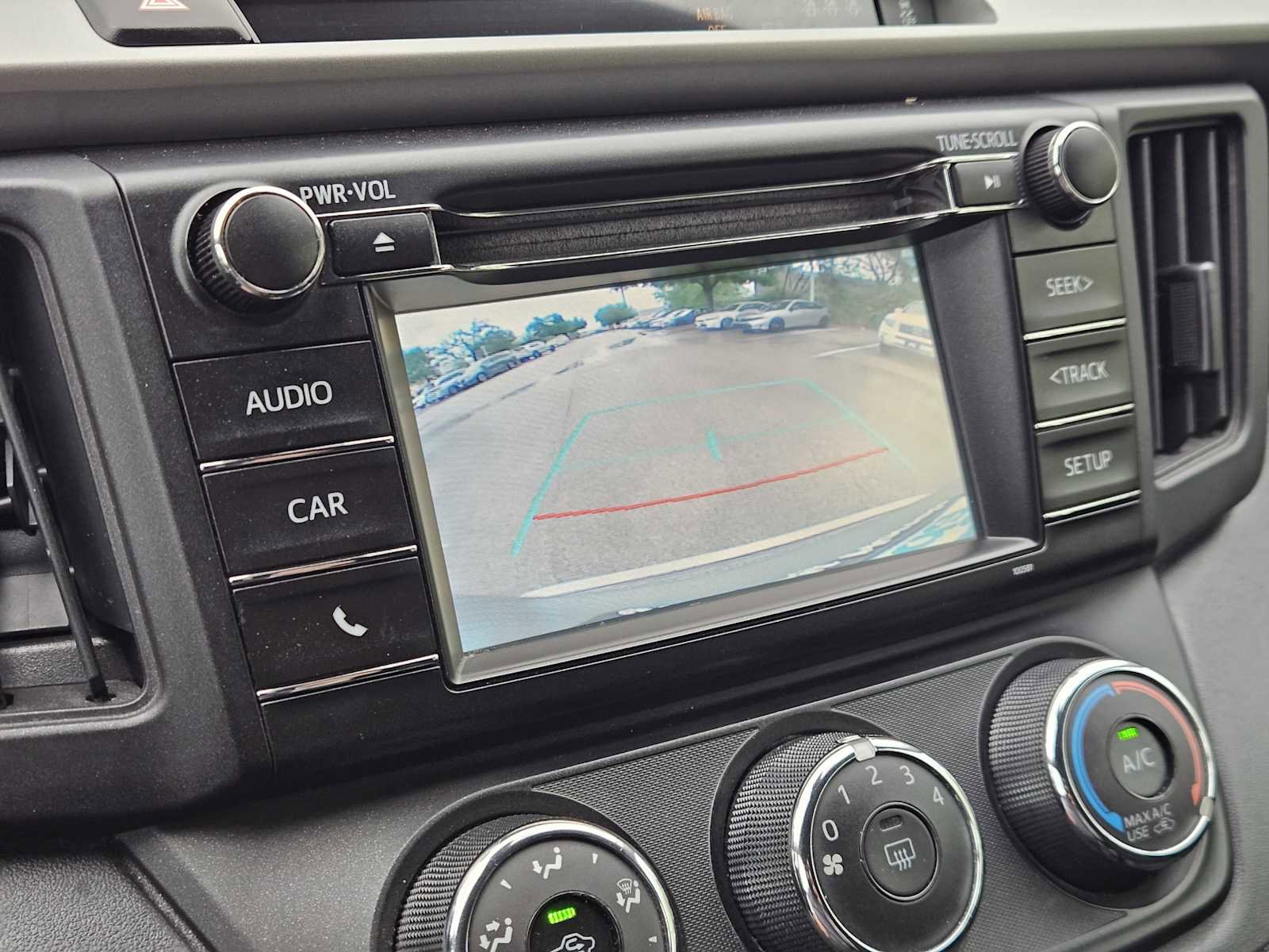 Used 2018 Toyota RAV4 LE image 18