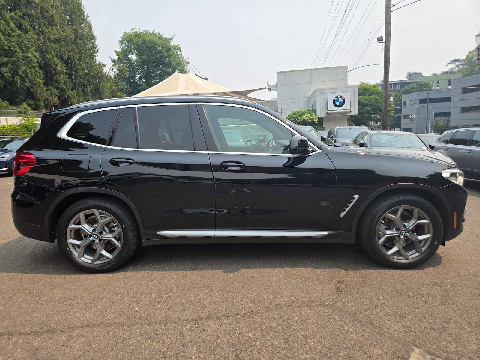 Used 2021 BMW X3 xDrive30i w/ Convenience Package AWD/4WD image 2
