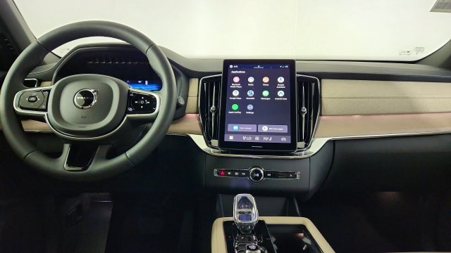 New 2026 Volvo XC90 T8 Plus w/ Protection Package Premier AWD/4WD image 26