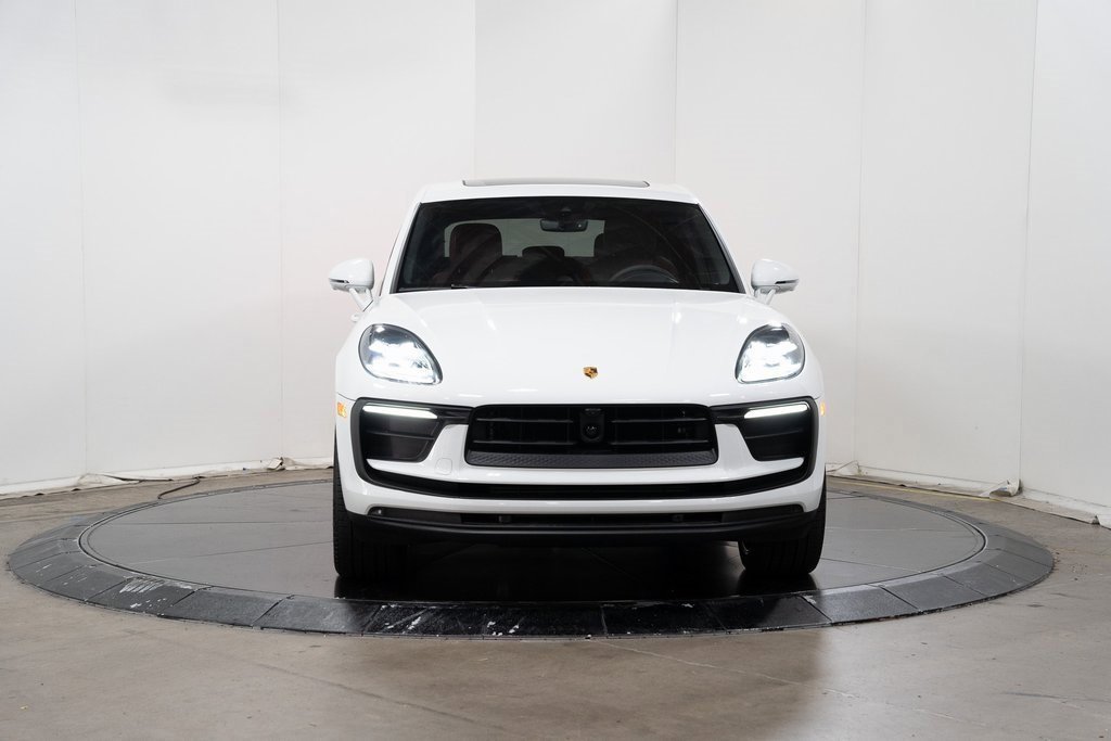 Certified 2024 Porsche Macan image 6