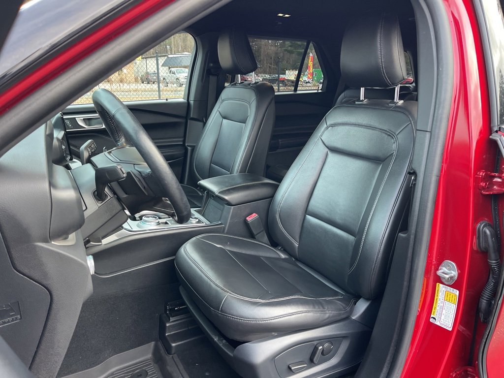 Used 2020 Ford Explorer XLT w/ Equipment Group 202A image 19