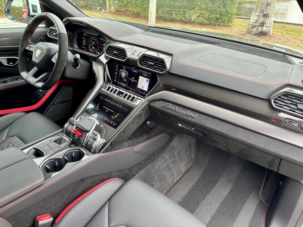 Used 2024 Lamborghini Urus S AWD/4WD image 25